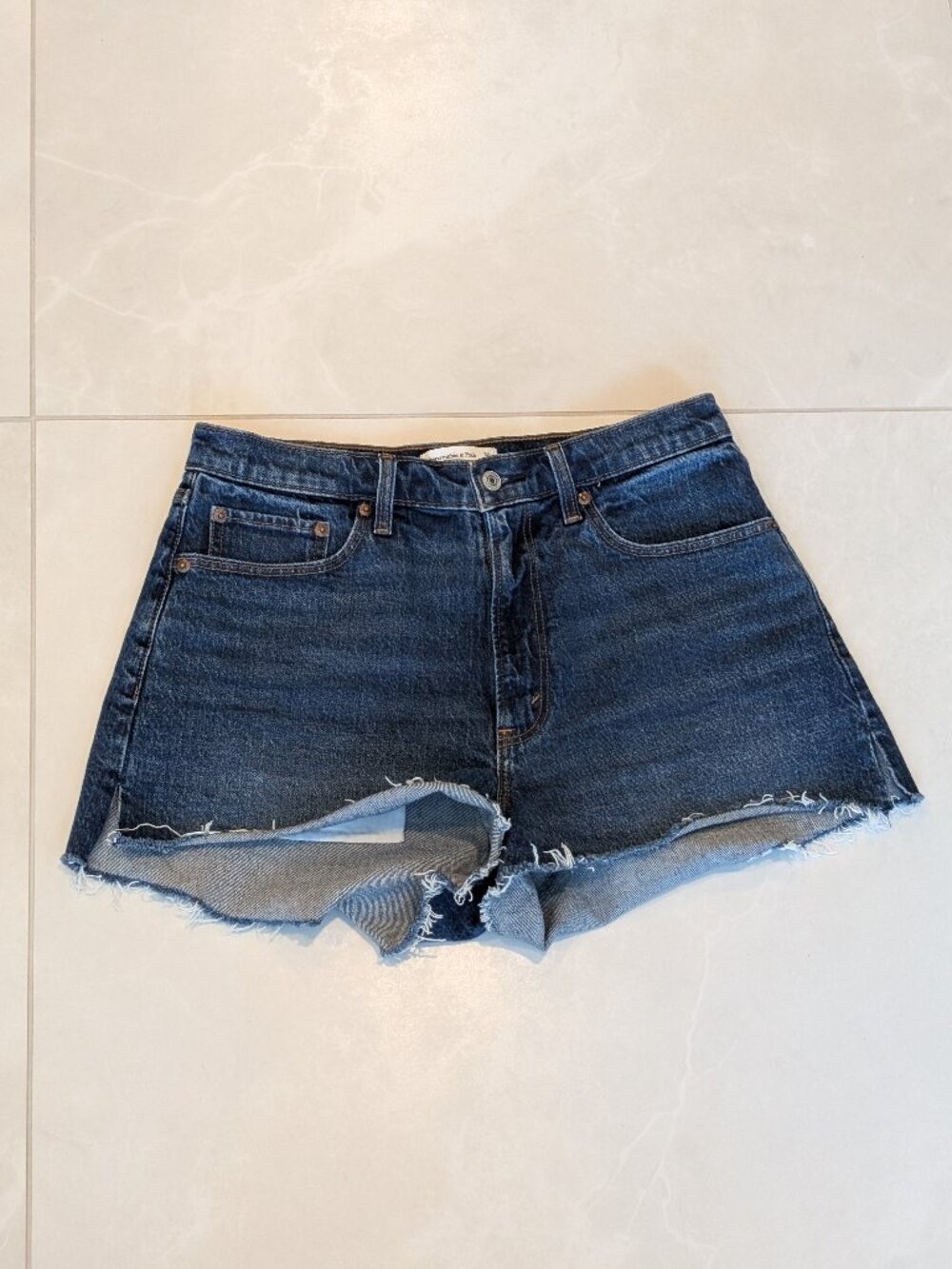Abercrombie & Fitch Curve Love "The Mom Short" High Rise Denim - Size 30 / 10